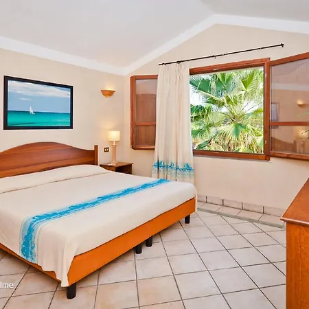 Fantastico Baia De Bahas Two Bedroom Sleeps Six Num0899 Santa Marinella