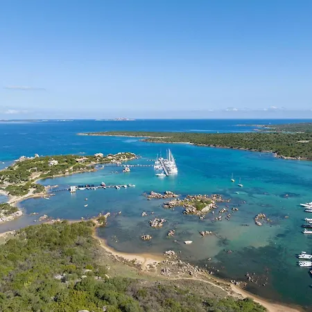 Fantastico Baia De Bahas Two Bedroom Sleeps Six Num0899 アパート マリネッラ
